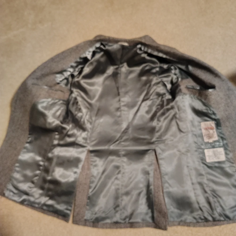 Classic Gray Tweed Blazer - Picture 13 of 14